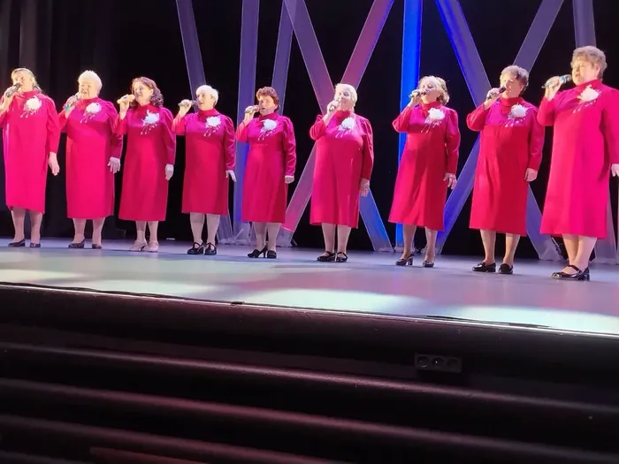 photo_5287383175975865760_y