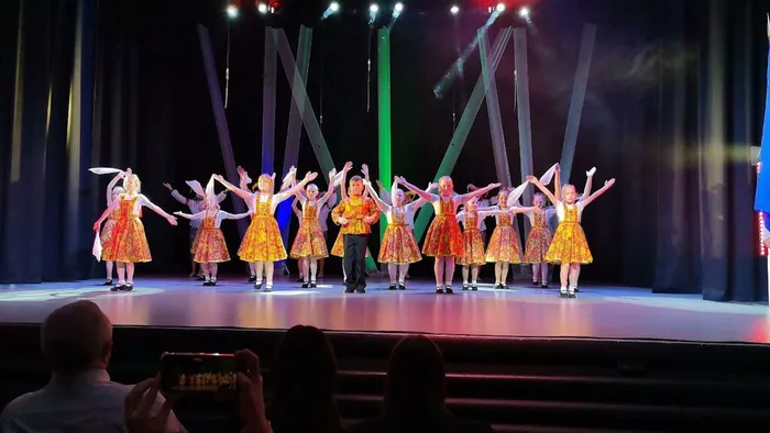 photo_5332411604517195346_y