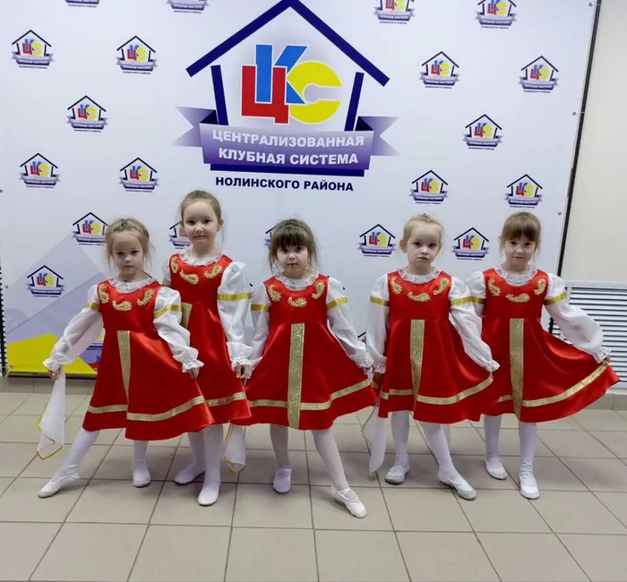 младшая группа танцевального коллектива "Карамельки"