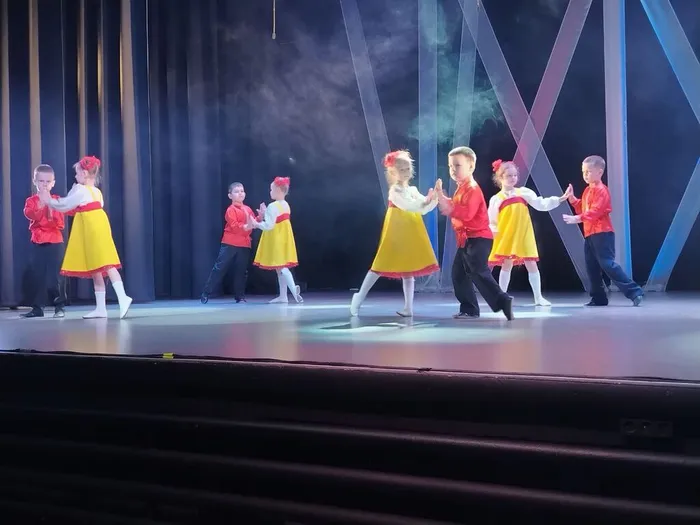 photo_5287383175975865754_y