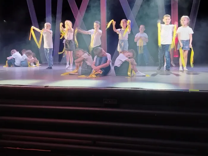 photo_5287383175975865758_y